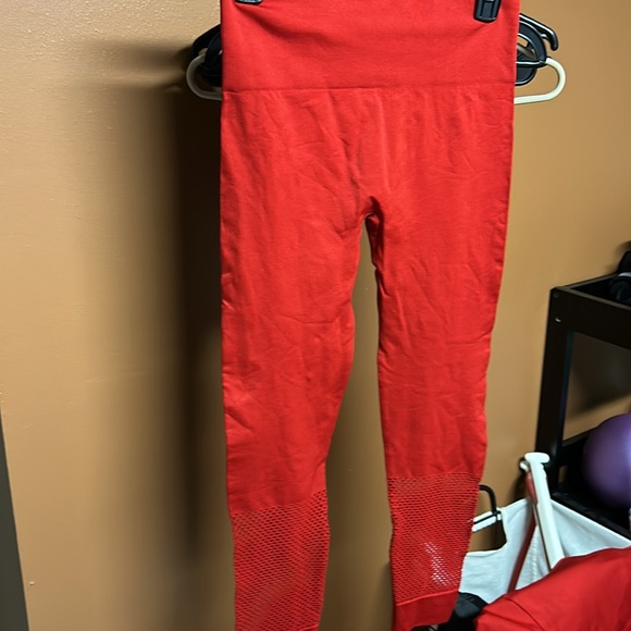 Two piece casual/ fitness outfit - Picture 6 of 11